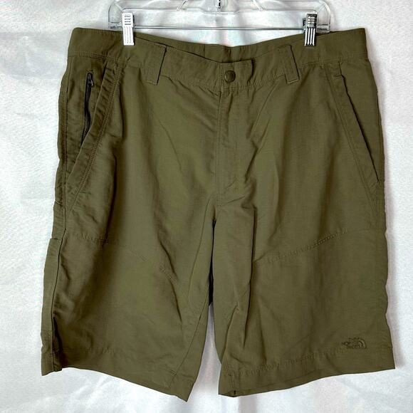 The North Face Men’s Utility Shorts - Picture 2 of 7